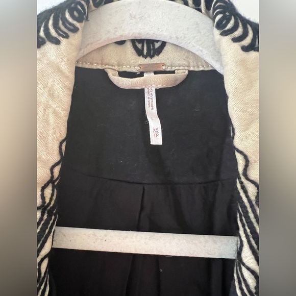 Free People XS black white embroidered zip front collared field jacket boho - Picture 15 of 15